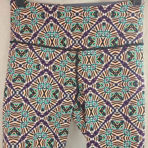 Victoria's Secret VSX Sport (XS) Knockout Crop Leggings Orange, Purple, Green - Picture 2 of 8